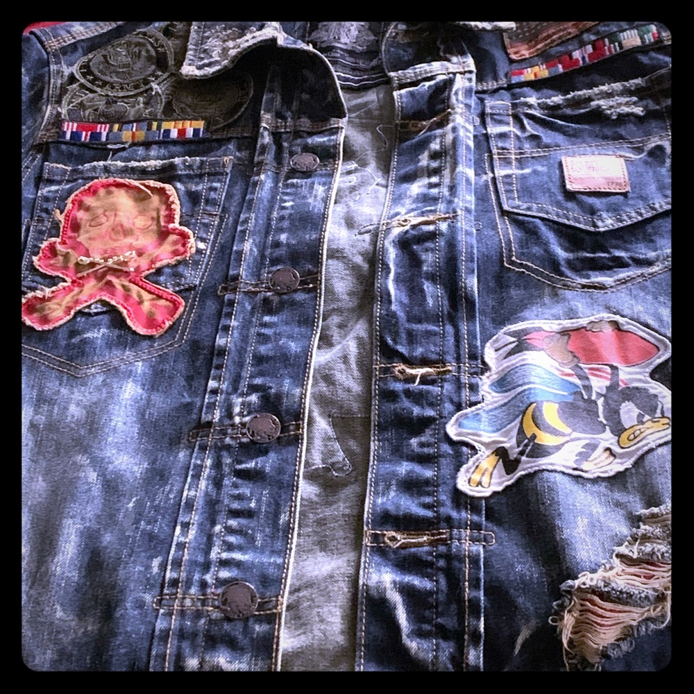 🔥🔥Jean jacket🔥🔥hot buy🔥🔥trades accepted🤞🏽